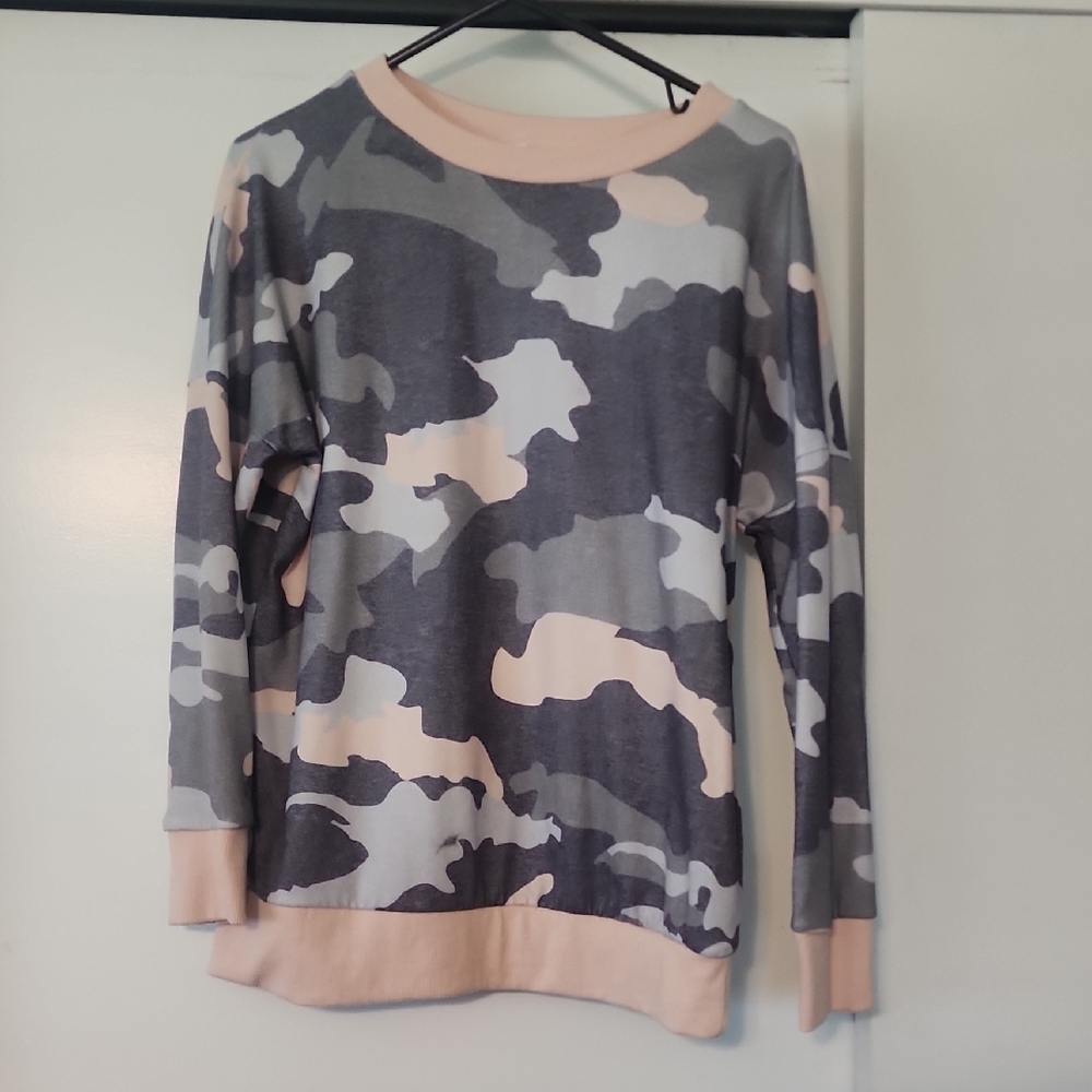Camouflage Long Sleeve Sweatshirt